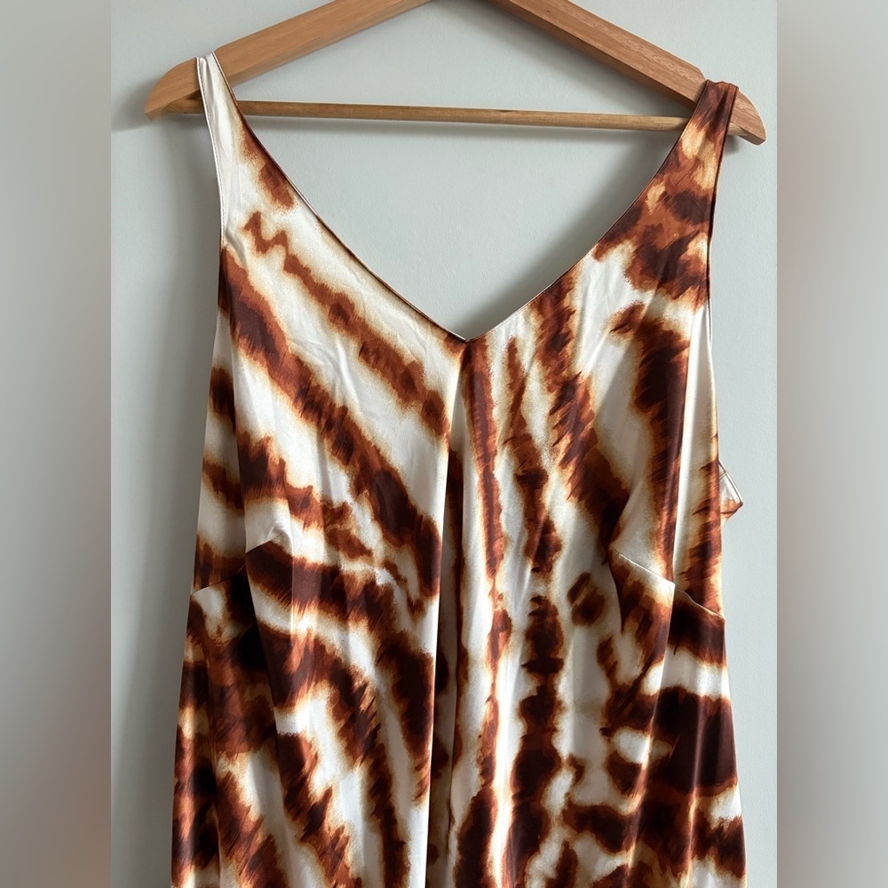 Natori Ethereal Tiger Silky Satin Dress | Size 1X - Picture 4 of 7
